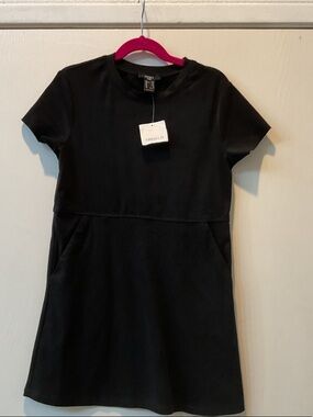 Forever 21 Black Short Sleeve Pocketed A-Line Dress